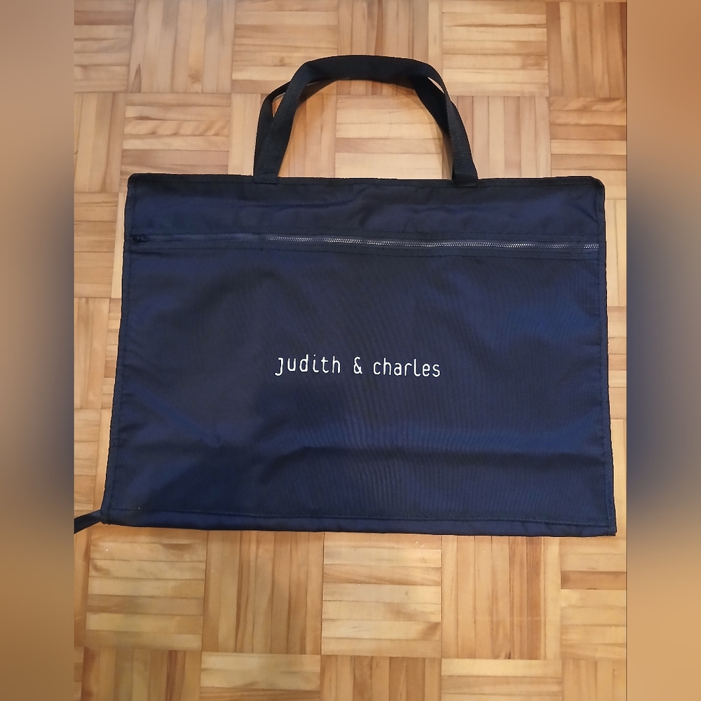 JUDITH&CHARLES Black Garment Bag
